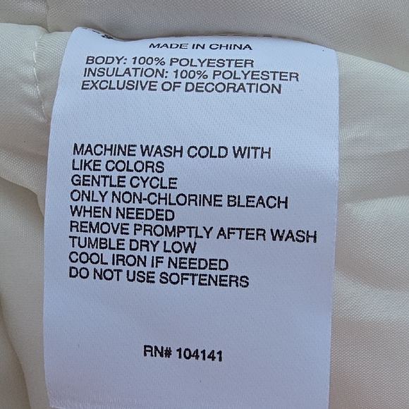 DSG Off White Women's Puffer Vest - Picture 5 of 7